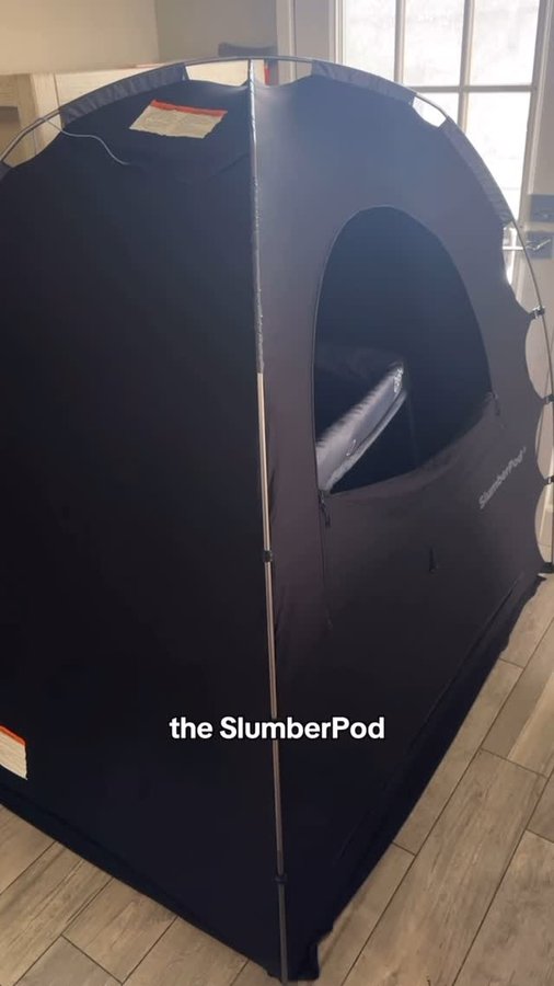 Instagram post by @kelsey_p90 for SlumberPod. Caption reads: [...] gets you 20% off and free shipping!....