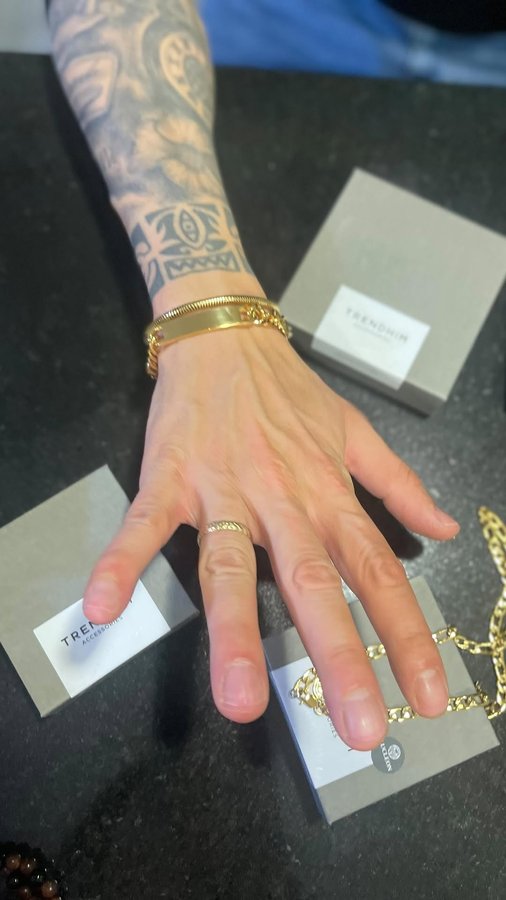 Instagram post by @esmeramigo for Trendhim. Caption reads: El Regalo Perfecto para Papi Gracias @trendhim x....