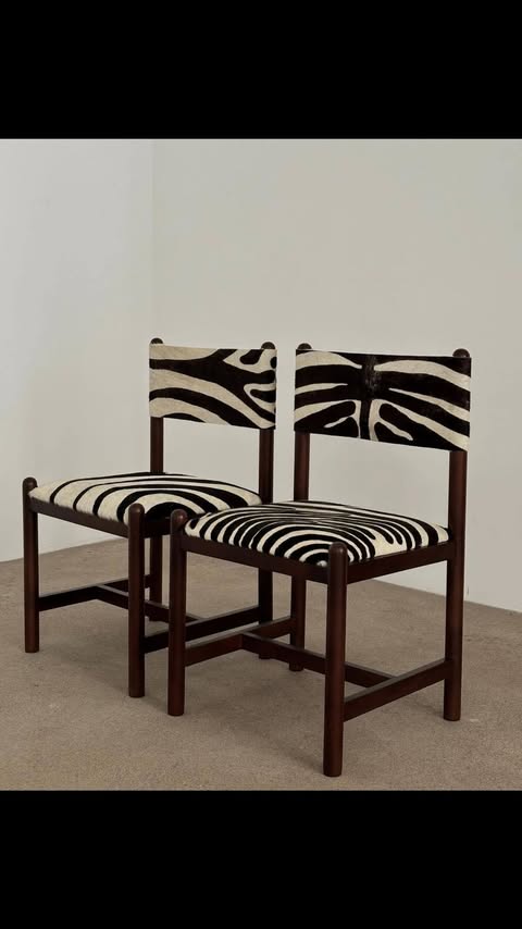 Instagram post by @dana_zkt for Fabrique. Caption reads: 2 timeless autumn / winter outfits from....