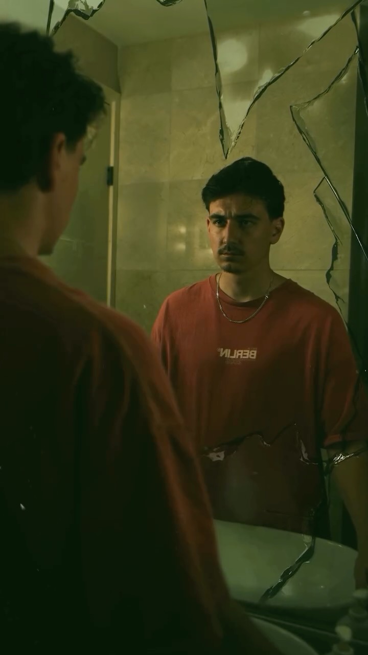 Instagram post by @griggen_ for Picsart. Caption reads: Creative Mirror 🪞 Portrait Idea #Picsart....