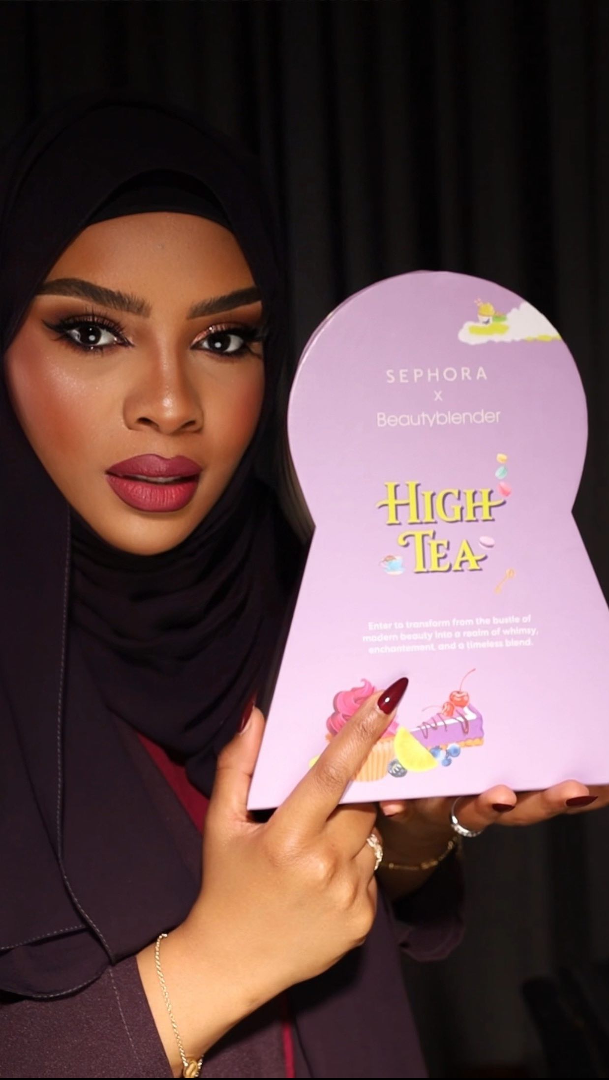 Instagram post by @afiyamakeupartist for Beautyblender. Caption reads: 🤷🏻‍♀️ Have you Ever wondered what happens when a....