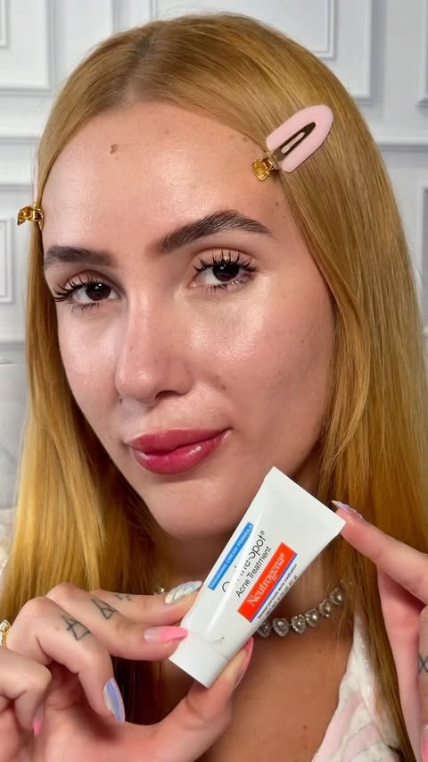 Instagram post by @brunellaguidaa for Neutrogena. Caption reads: [...] on my skin. Go grab yours today! @neutrogena....