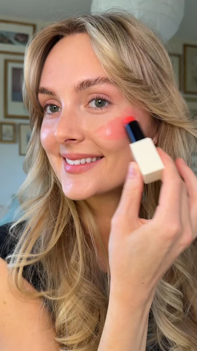 Instagram post by @annaannora_ for Typology. Caption reads: Used just 4 @typologyparis products for this [...].