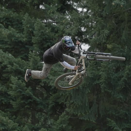 Instagram post by @paulcouderc for Volcom. Caption reads: “Volcom to the team !” 🌋
I’m super exited to....