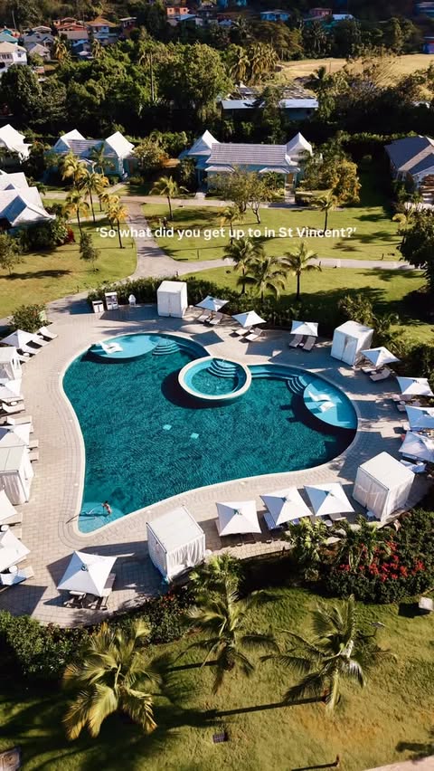 Instagram post by @postcardsbyhannah for Sandals Resorts. Caption reads: 🌞 ad Four days but I wish it could have been four....