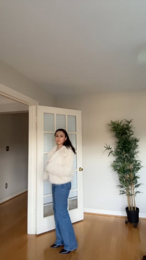 Instagram post by @rukiyeekomurcu for Merokeety. Caption reads: #merokeety #merokeetyofficial

Jackets:  [...].