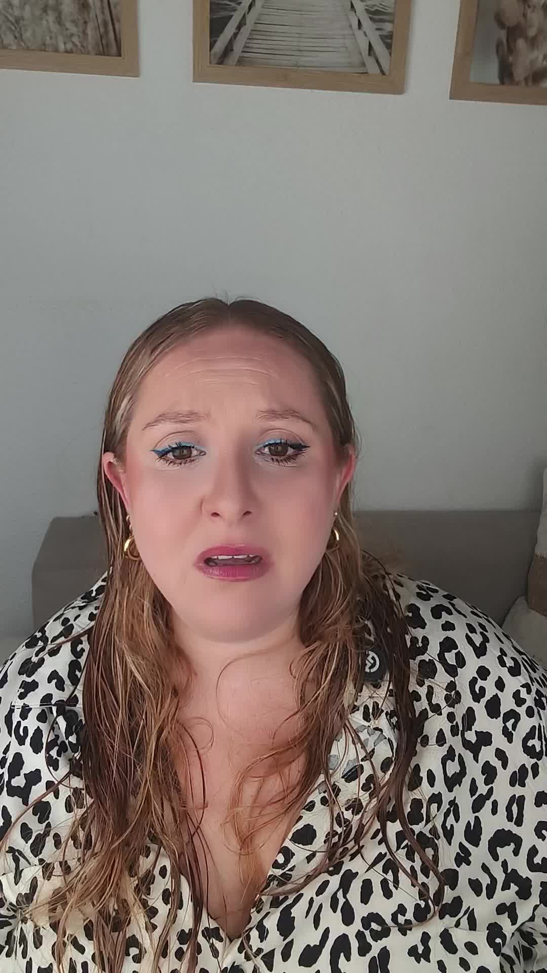 TikTok post by @pmv2910 for LONKOOM.ES. Caption reads: perfume 24h pure Pink de @LONKOOM.ES....