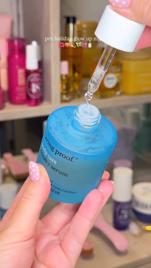 Instagram post by @byemmaleah for AQUIS Hair. Caption reads: pre holiday glow up night 🌺🍑💫🧚‍♂️🎀🧴 

my....