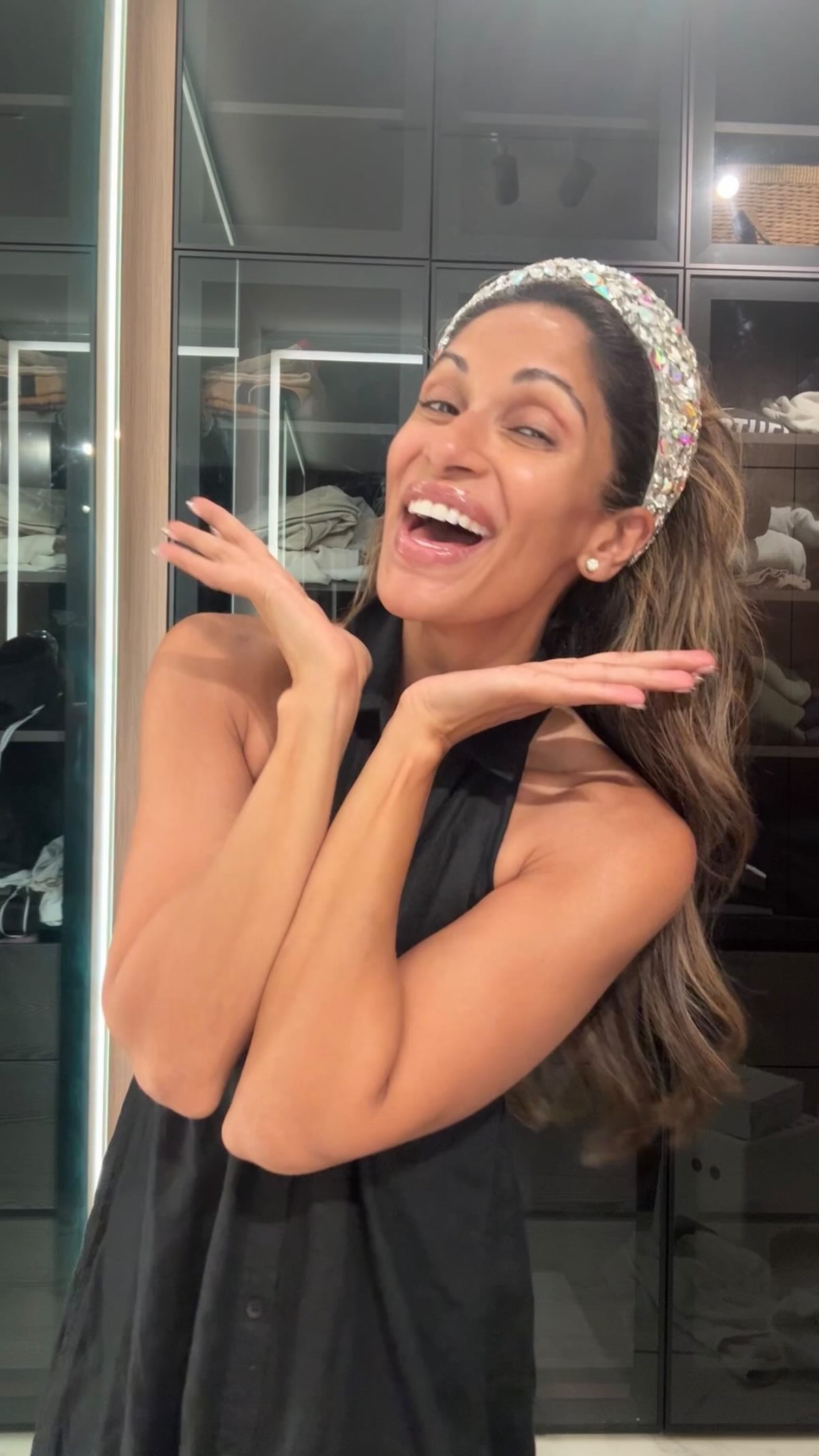 Instagram post by @sangita.patel for COVERGIRL. Caption reads: [...] eyeshadow?!

Easy breezy beautiful....