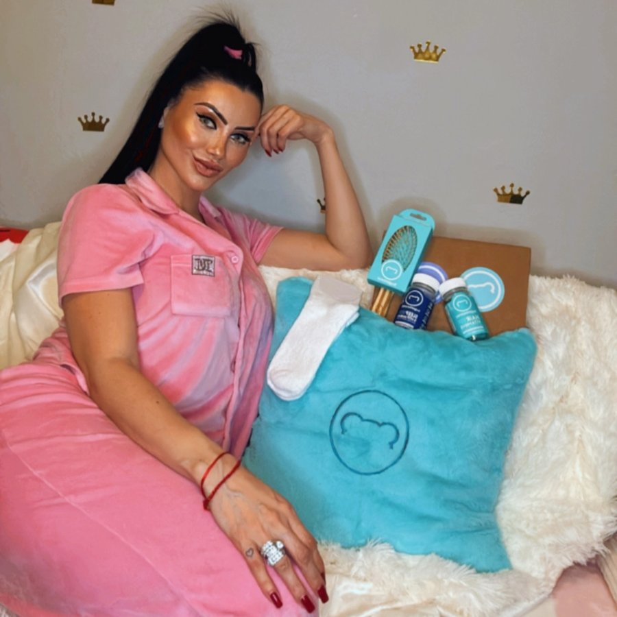 Instagram post by @gre.santos for SugarbearPRO. Caption reads: 🩵🩵 Just got my hands on the ultimate glow-up duo....