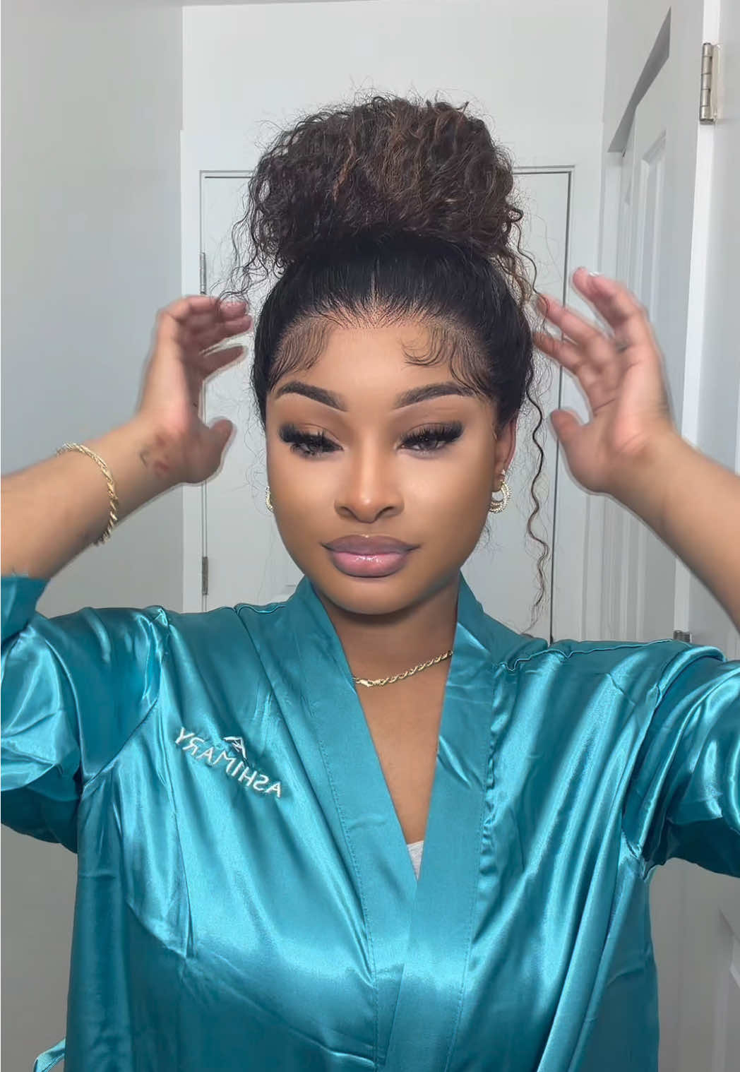 TikTok post by @misskvycee for Ashimary Hair. Caption reads: @Ashimary Hair Beauty best glue-less 360 wigs and....