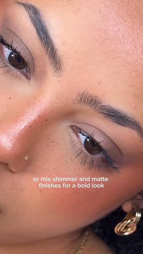 Instagram post by @alexabeckford for Kaja. Caption reads: finger friendly eyeshadow?? i’m SAT! 🪑....
