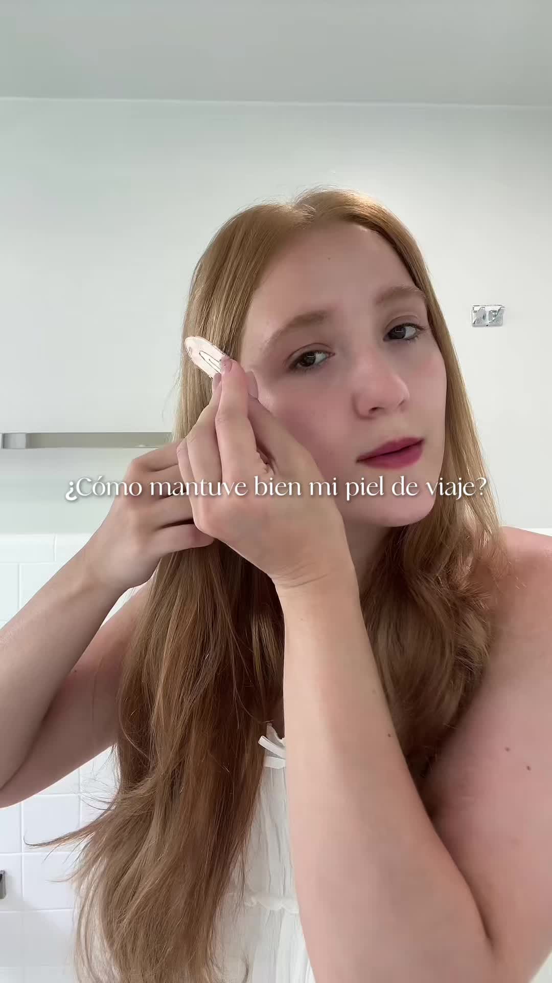 TikTok post by @chicavainilla for mixsoon. Caption reads: [...] brotes estando de viaje ✨🍃 #mixsoon....