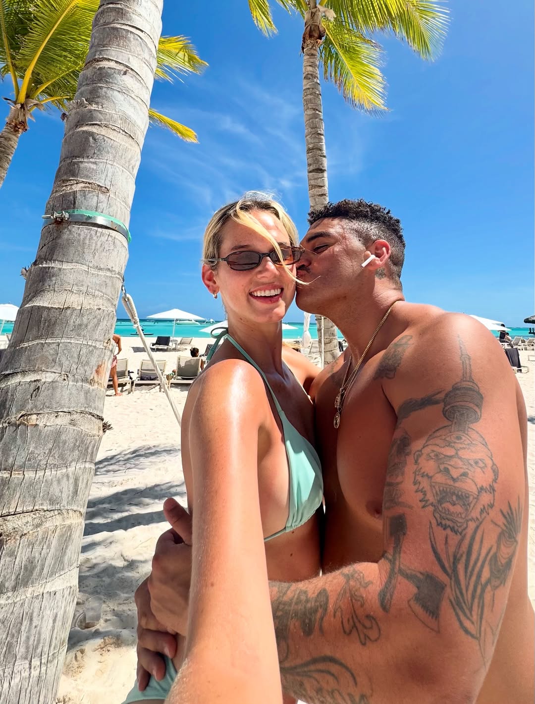Instagram post by @alliegoodbun for Sandals Resorts. Caption reads: Thats a wrap on the most amazing week in paradise....