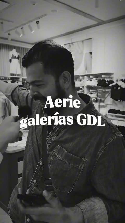 Instagram post by @mariferpp for American Eagle. Caption reads: 💚💚💚 #AerieRealMX #Publicidad @aerie_mx.