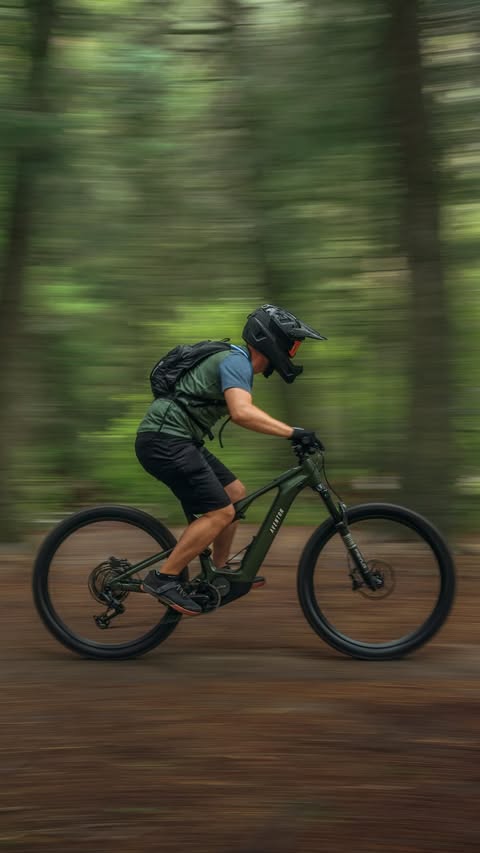 Instagram post by @v_outdoors for MPB. Caption reads: Ad - Want to get better panning shots? Here are a....