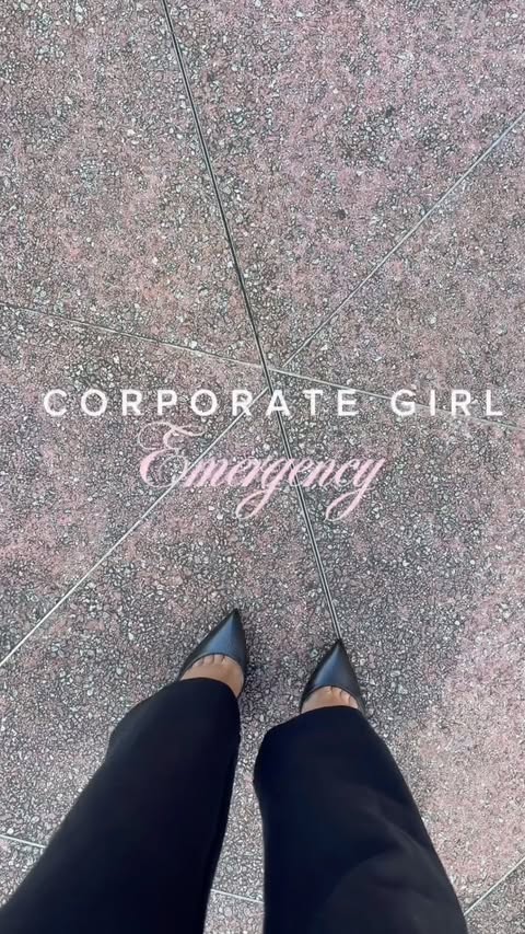 Instagram post by @mznikkicreole_ for H-E-B. Caption reads: #AD As a corporate girl, using the @heb mobile app....
