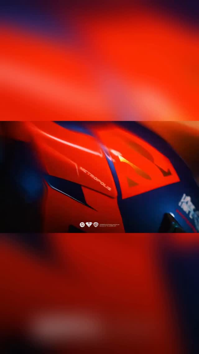 Instagram post by @elelo_pinto for Ruroc. Caption reads: Unpackaging @ruroc their new Superman Helmet 🔥....