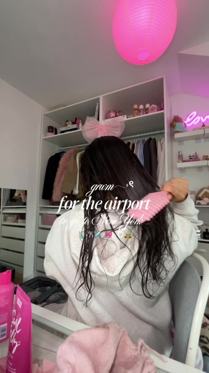 TikTok post by @lingeer__ for UMBERTO GIANNINI. Caption reads: [...] #newyorkcity #grwmskincare @Umberto Giannini....