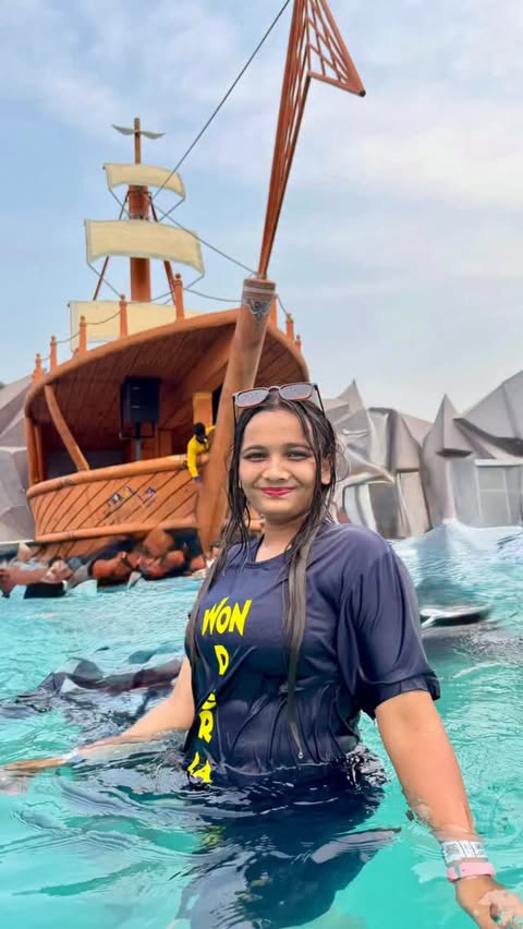 Instagram post by @xoom_baby for Wonderla Holidays. Caption reads: Bhubaneswar @wonderla_in 30% Off🤩 🎟️ Up to 30%....