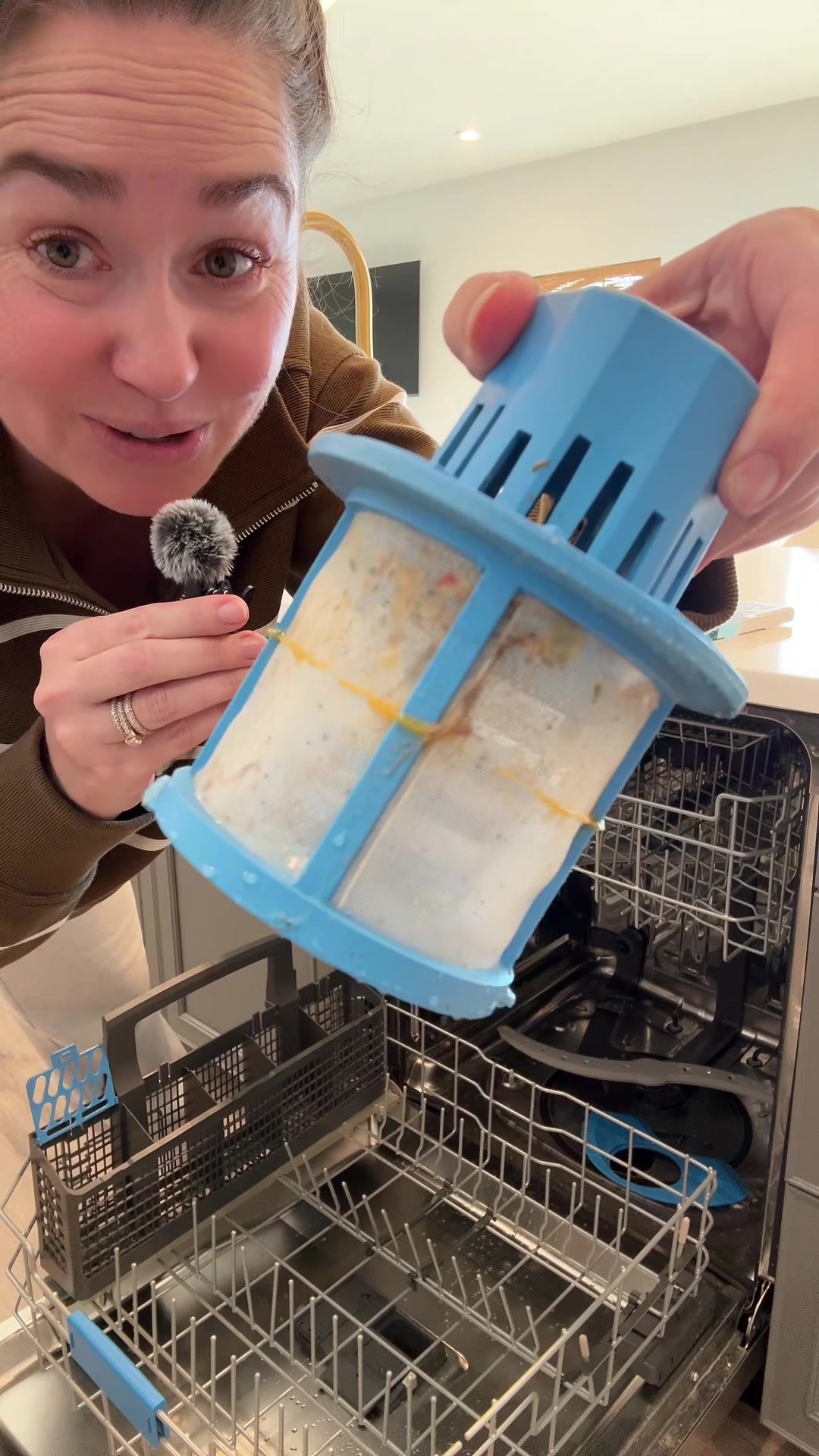 TikTok post by @nataliemommakingendsmeet for Sudstainables. Caption reads: [...] #homemaintenance #deepclean @Sudstainables.