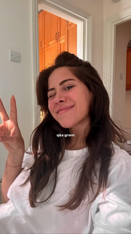 Instagram post by @ecetargit for Cambly. Caption reads: [...] your English. Use my code 60ecet @cambly to....