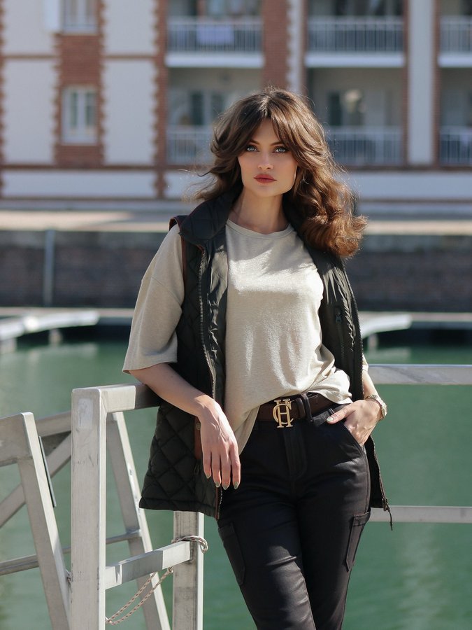 Instagram post by @minakshi.mahta for Paige. Caption reads: [...] ✨

I styled it with one of my favorite....