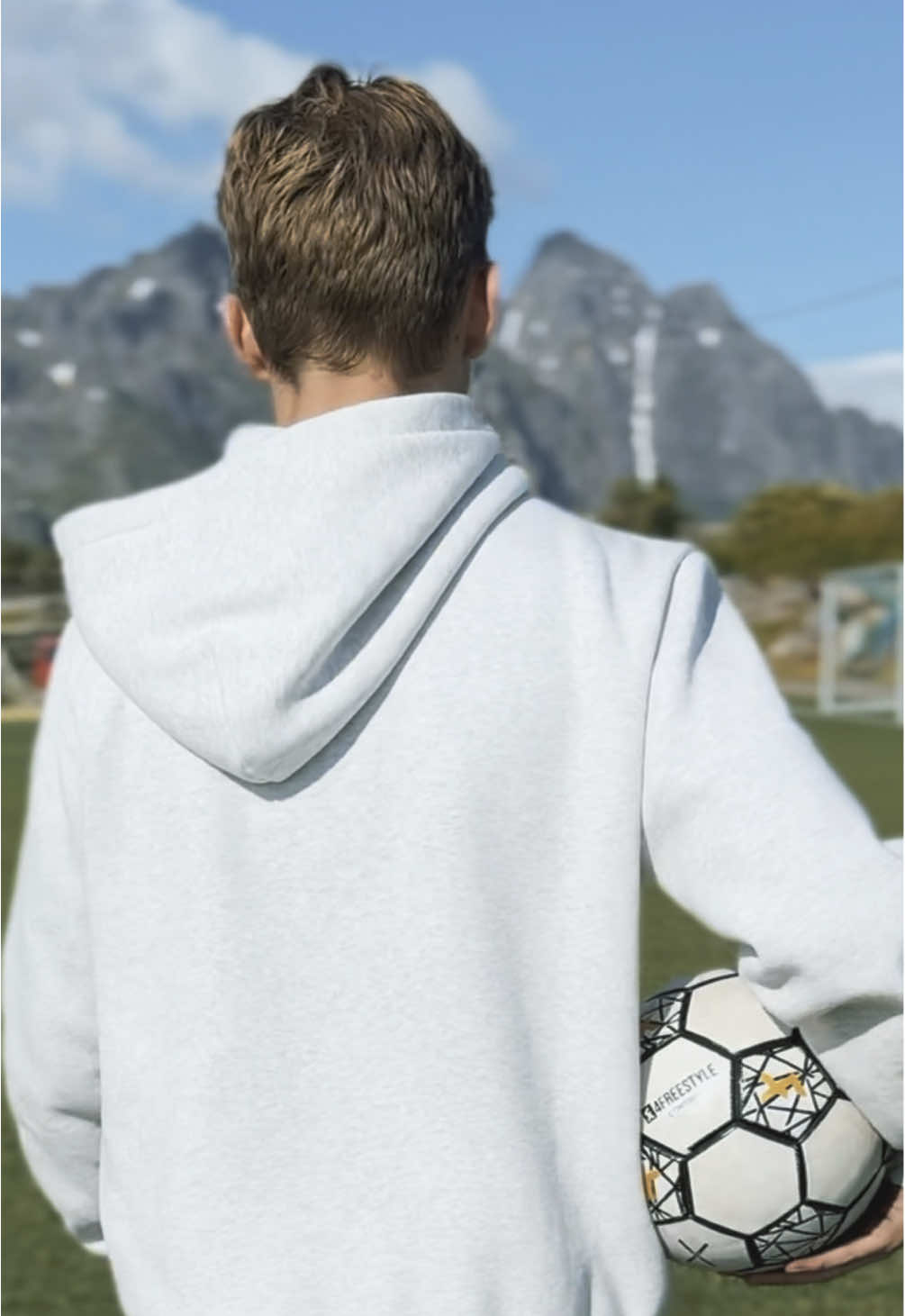 TikTok post by @karlfreestyle for Caspara Sports. Caption reads: Sports everywhere😍💫 @CASPARA #reklame.