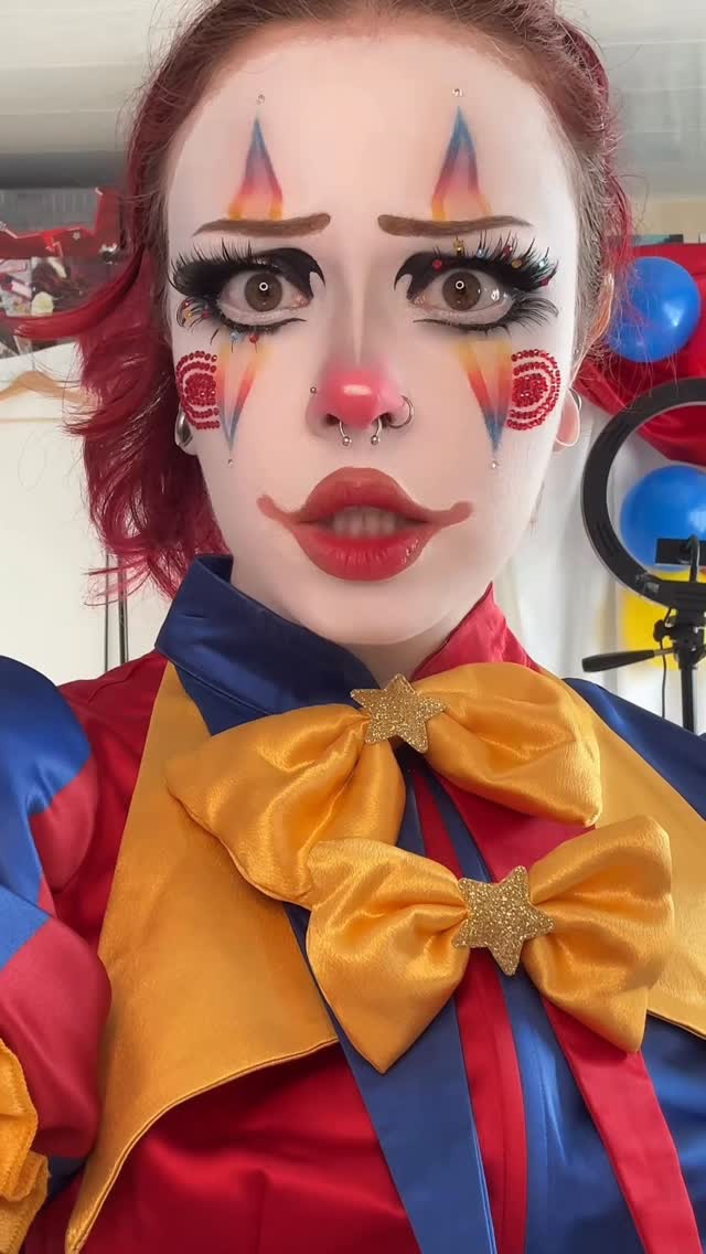 Instagram post by @kirapika.cos for UNIQSO. Caption reads: [...] from @miccostumes *
Lenses from @uniqso....