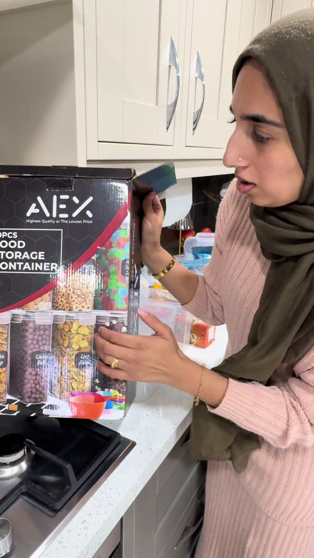 TikTok post by @life.with.saima for kitchenglora. Caption reads: [...] #shoptiktok #foodcontainers @kitchenglora .