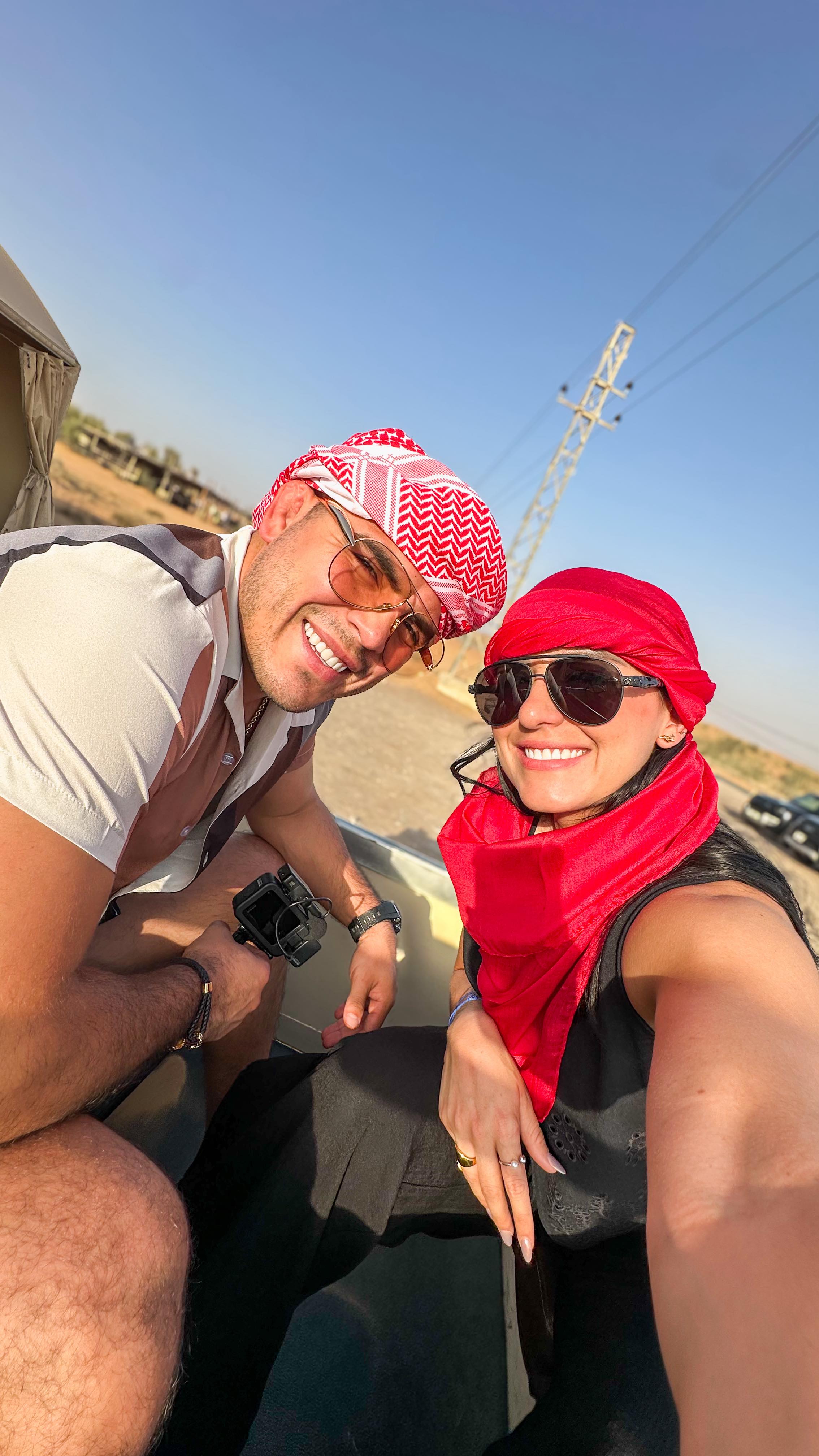 Instagram post by @casandraascencio for Visit Dubai. Caption reads: Mis actividades favoritas e imperdibles en Dubai....