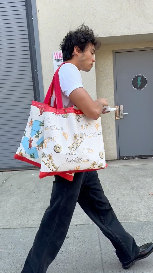 Instagram post by @joeandohirsh for Jimmy Dean. Caption reads: Hungry?? #JimmyDeanBrandPartner The Griddle Bag....