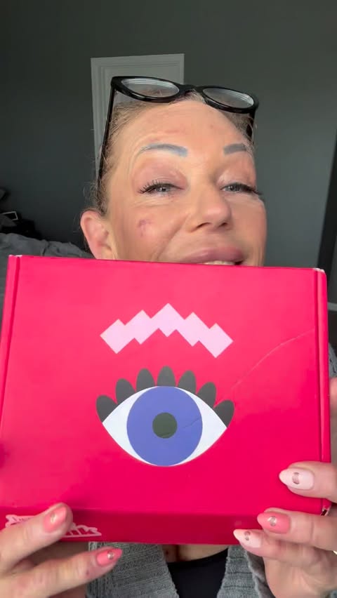 Instagram post by @just_janci for Benefit Cosmetics. Caption reads: @benefitclubpinkus @benefitcosmetics Let’s hide....