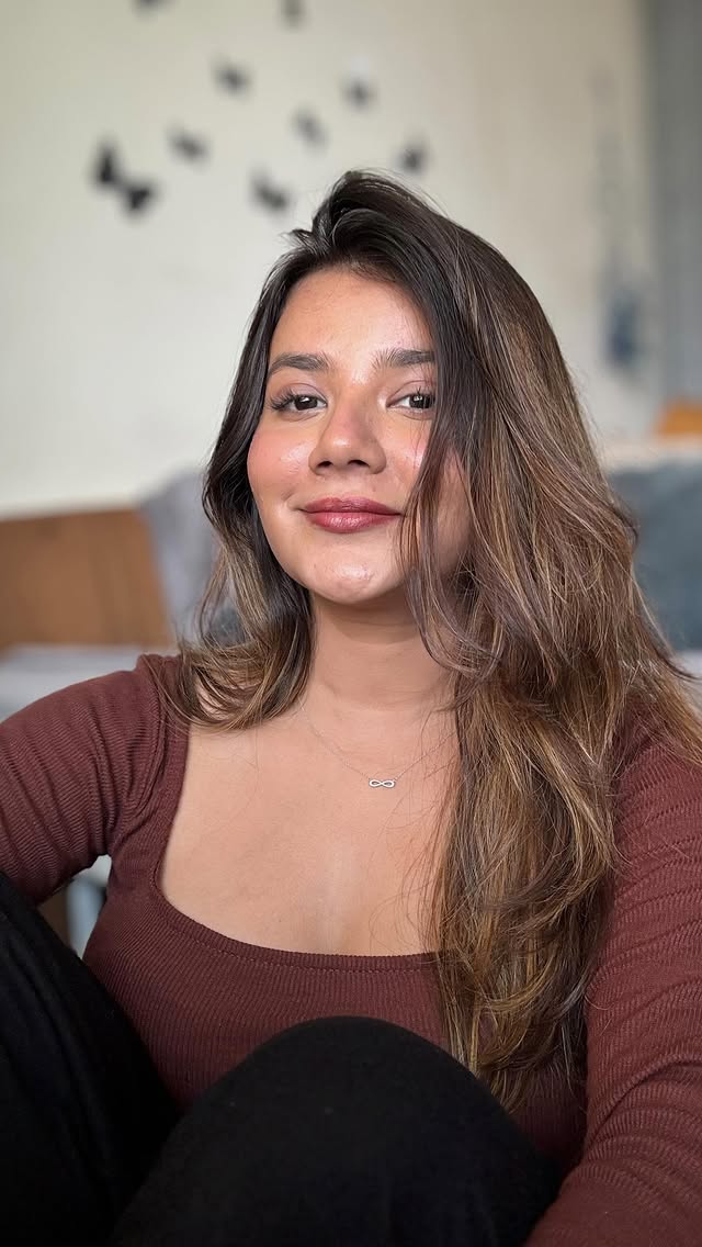 Instagram post by @nandinichatterjeee for Viral Pitch. Caption reads: #Ad high coverage and affordable foundation....