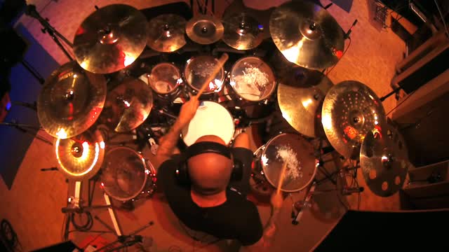 Instagram post by @ryanvanpoederooyen for EVANS Drumheads. Caption reads: Balance.
Not exactly Christmas bells 🔔… but I’m....