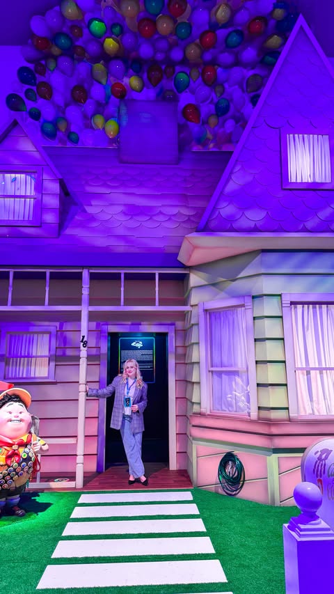 Instagram post by an influencer for Disney UK. Caption reads: [...] London ❤️ @mundopixarlondon @disneyuk....