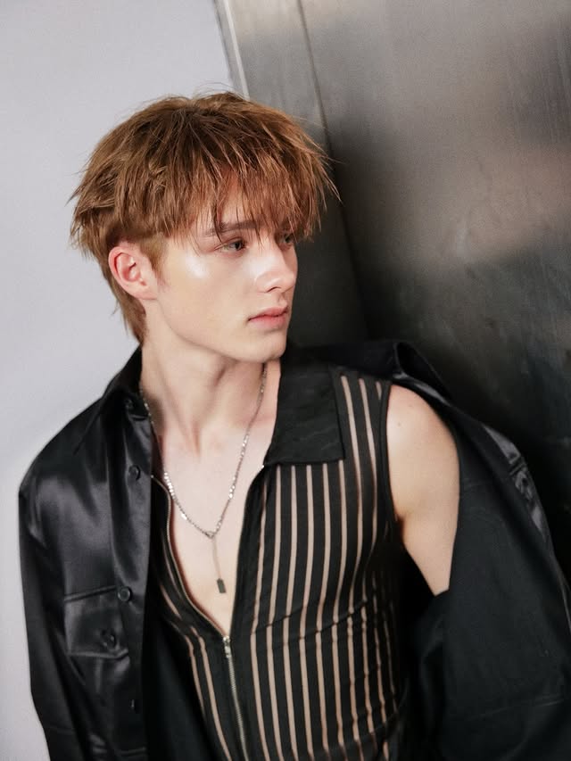 Instagram post by @leonbrocco for Maison Margiela. Caption reads: 🖤

@mm6maisonmargiela at Siam....