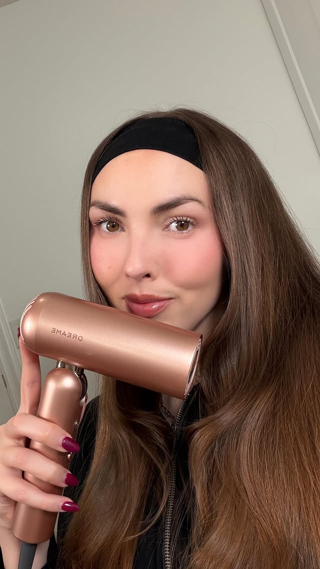 Instagram post by @sabrynasalmon for Dreame. Caption reads: [...] my code SABRYNA26 to save extra on the....