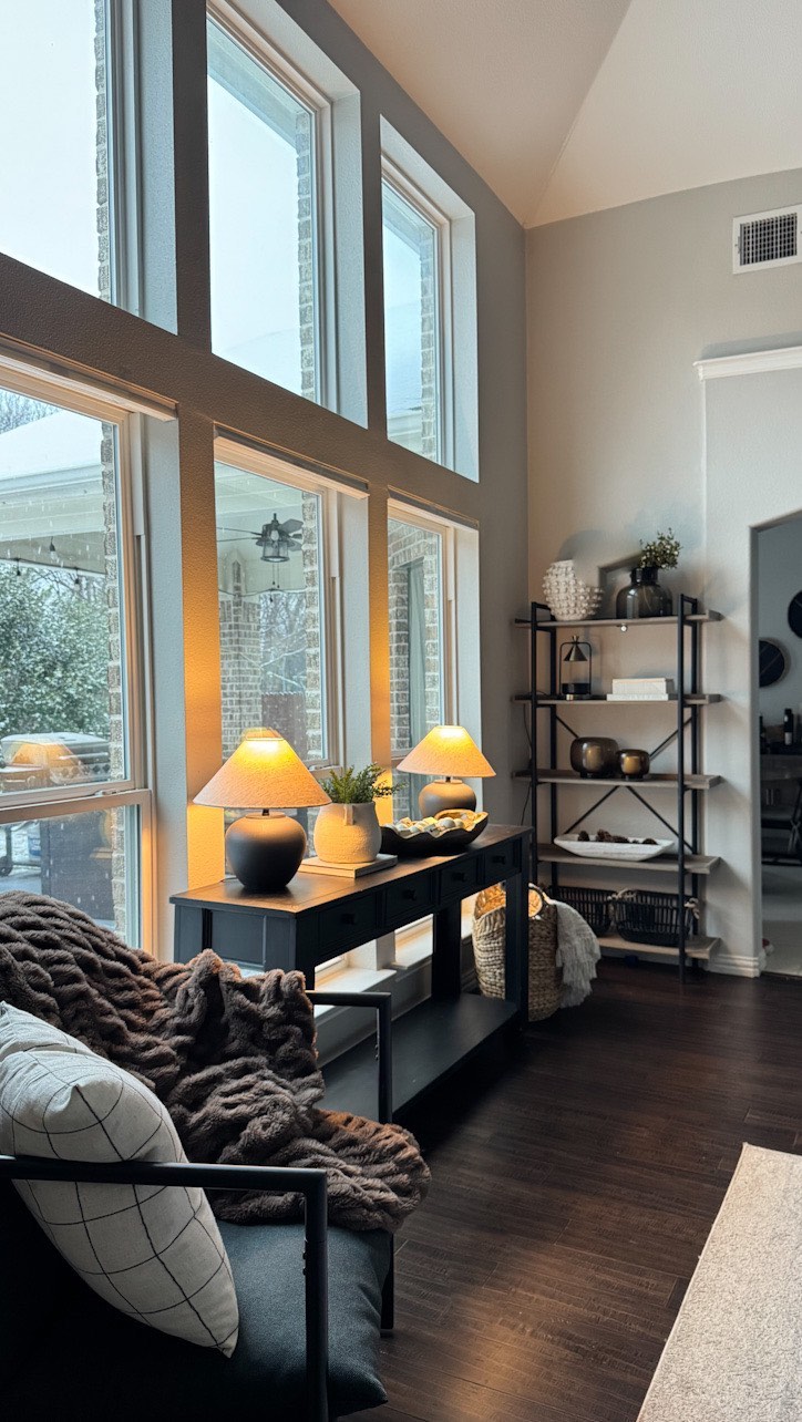 Instagram post by @myhome2be for Ozarke. Caption reads: [...] set of “Victorian table lamps” from @ozarke!....