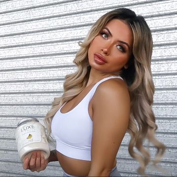 Instagram post by @ellyvickere for LUXE Fitness. Caption reads: This time I tried the 🍌 protein by @luxefitness....