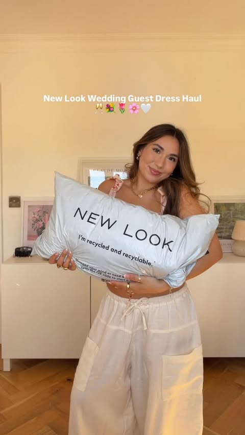 Instagram post by @imhollyfrances for New Look. Caption reads: [...] to attend this summer!! 💐🌸🌷 all @newlook....