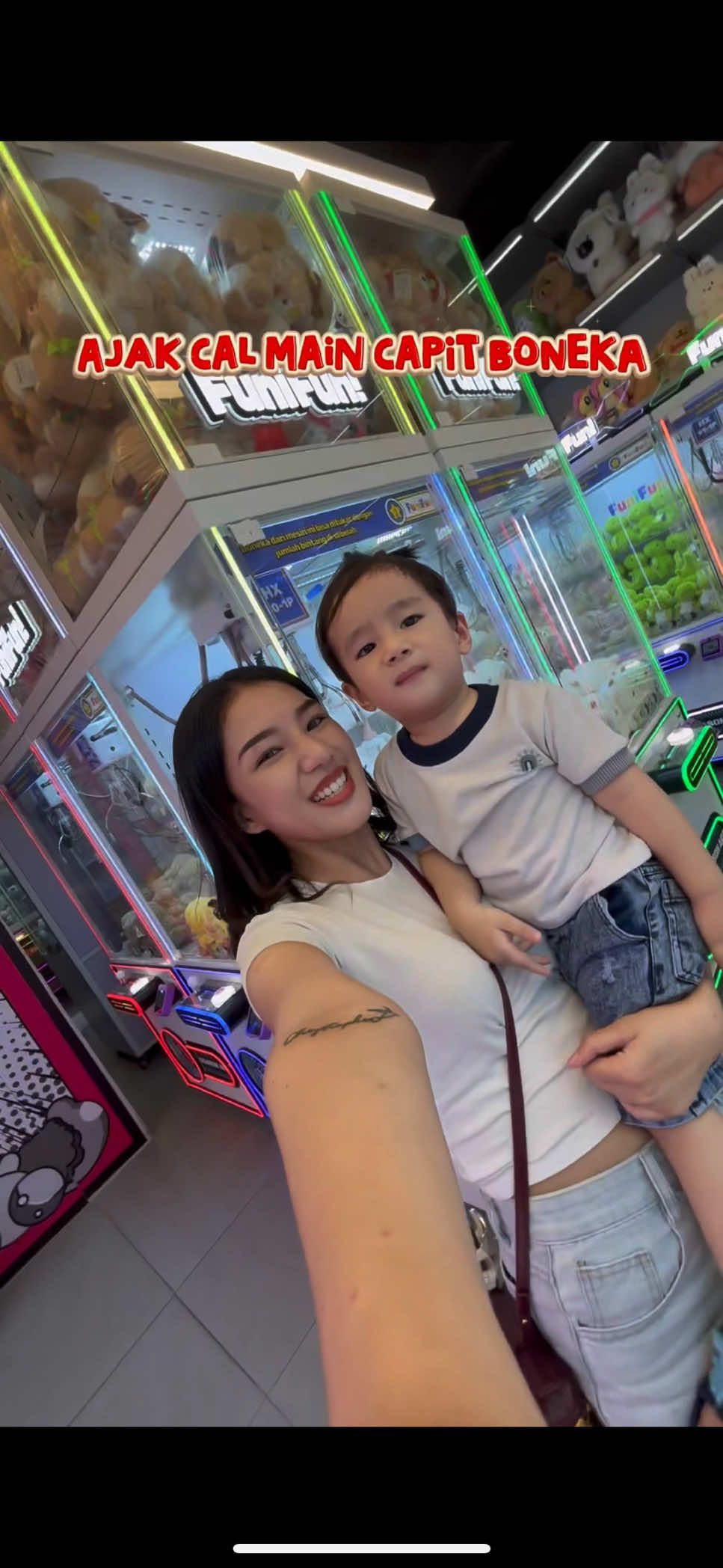 TikTok post by @nacabauer for Metooo. Caption reads: @Metoo Beauty bikin senyum cal makin manis dan....