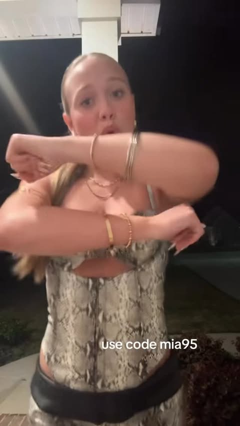 Instagram post by @mia.oglesby5 for EVRY JEWELS. Caption reads: coachella jewelry from @evryjewels use code MIA95....