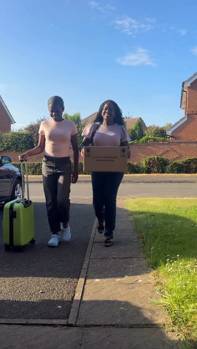 Instagram post by @athomewithvee_ for The Guardian. Caption reads: ad Who knew such a small device could give me all....