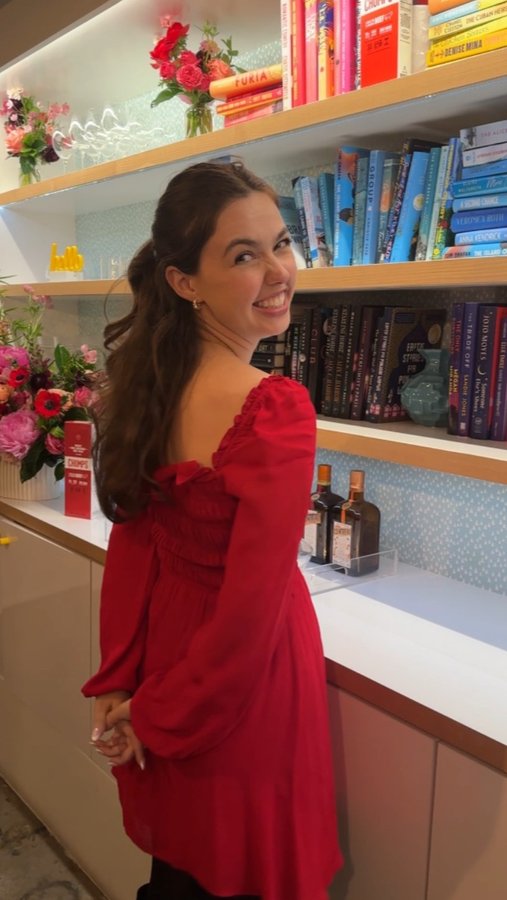 Instagram post by @samanthadockser for Reese’s Book Club. Caption reads: [...] than books and snacks. @Chomps and....