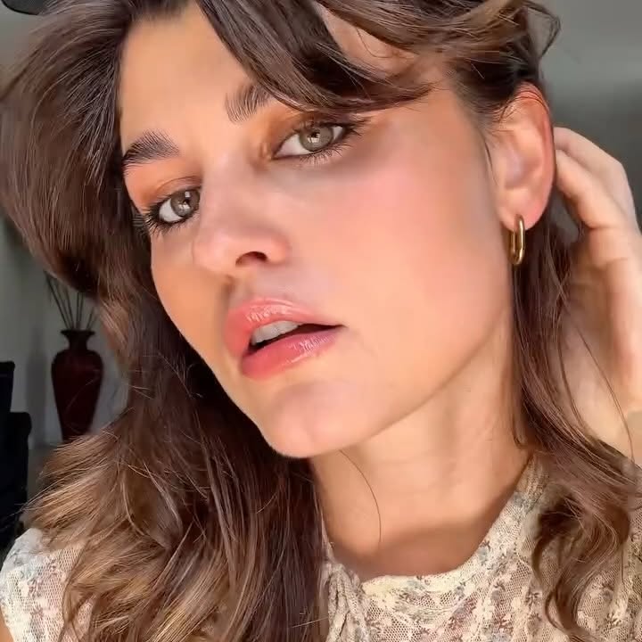 Instagram post by @livefitelle for Le Specs. Caption reads: ad St Tropez finishing touches 💋🇫🇷
-
Products....