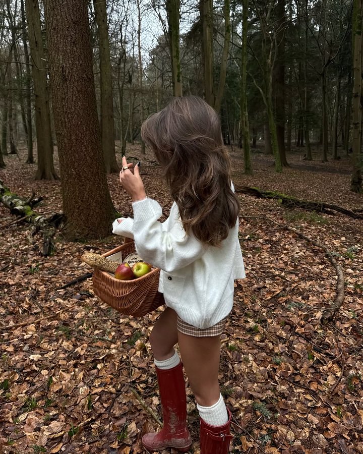 Instagram post by @keziacook for Sisters And Seekers. Caption reads: ad countryside girl 🪺🎀🍓🐎🌳💌....