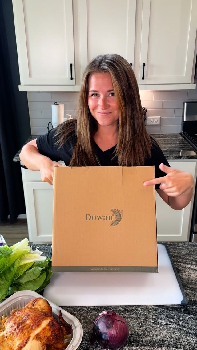 Instagram post by @cookingwithmurph for Dowan. Caption reads: [...] these colorful deep serving bowls from Dowan....