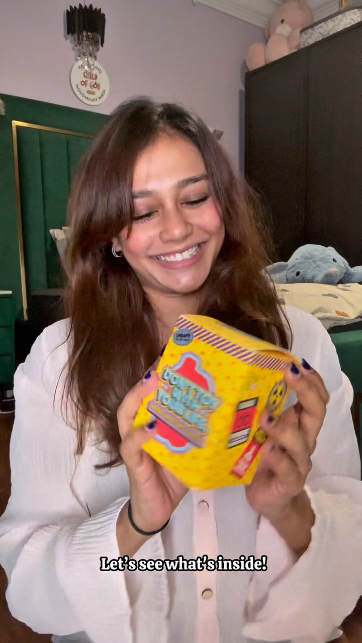 Instagram post by @esh_wari for Health Promotion Board. Caption reads: Don’t fall for the hype 🎁💨

What looks cool and....