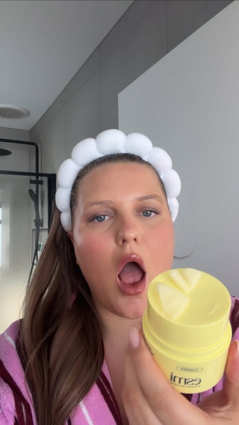 Instagram post by @chloepink__ for esmi Skin Minerals. Caption reads: cleansing balm > makeup wipes @esmiskinminerals....